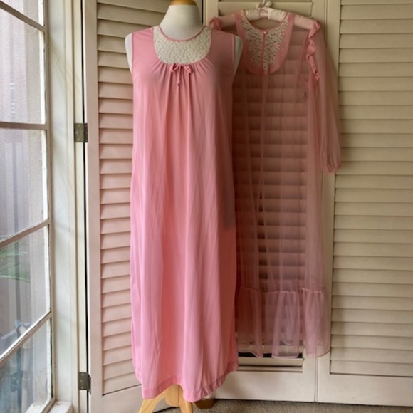Vintage Movie Star Pink Peignoir Set - Picture 2 of 12